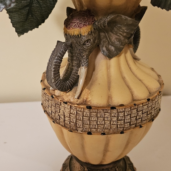 Vase with Roses - Picture 2 of 6